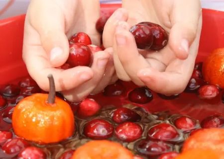 Watery Thanksgiving Sensory Bin