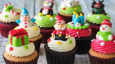 North Pole Friends Cupcakes