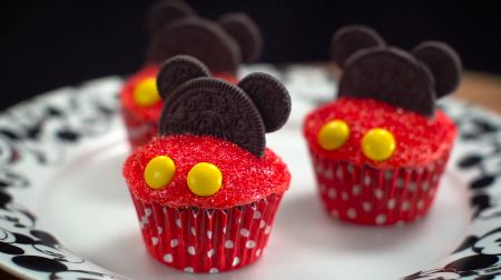 Sparkly Mickey Mouse Cupcakes